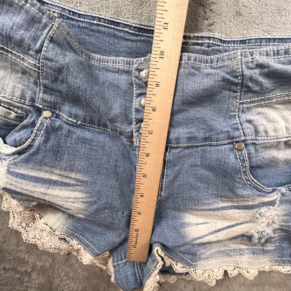 Almost Famous Women's SZ 9 Distressed Denim Shorts Lace Trim Baby Doll JCP49898 - Picture 10 of 14
